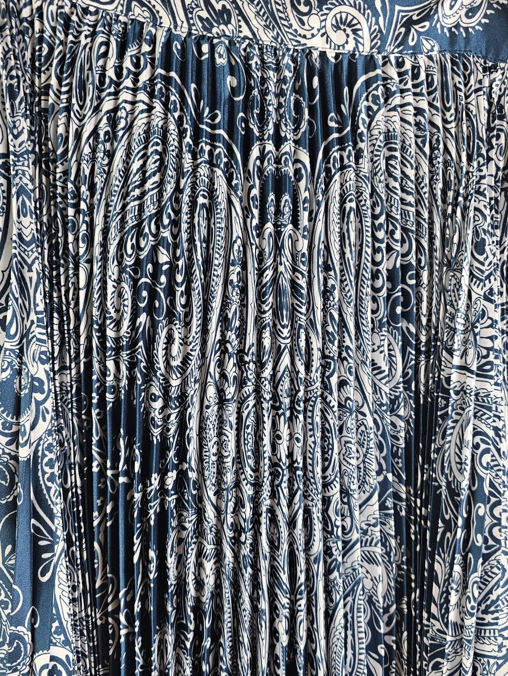 Chico's Faux Silk Tile Print Micropleated Midi Skirt In L - Picture 11 of 11